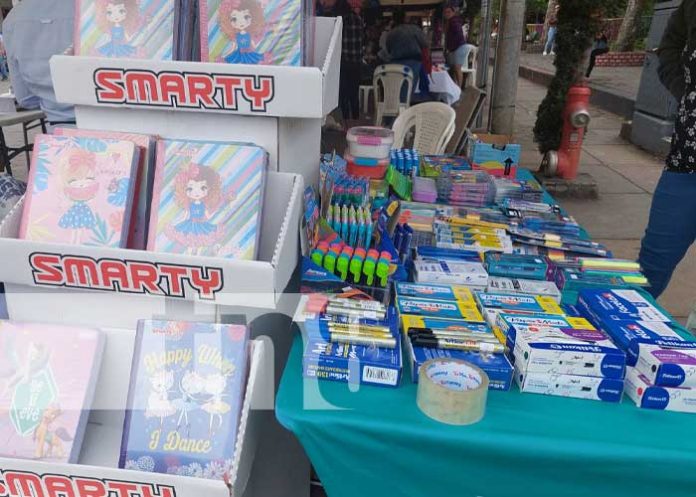 Foto: Feria escolar en el parque de Jinotega / TN8