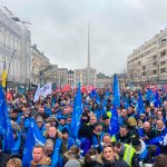 Miles salen a las calles de Francia a protestar contra Macron y su reforma