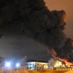 Incendio consume un edificio de la empresa de transporte en Francia Incendio consume un edificio de la empresa de transporte en Francia