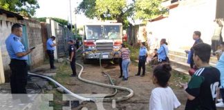 Foto: Bomberos de Managua rescatan a una mujer de un incendio / TN8