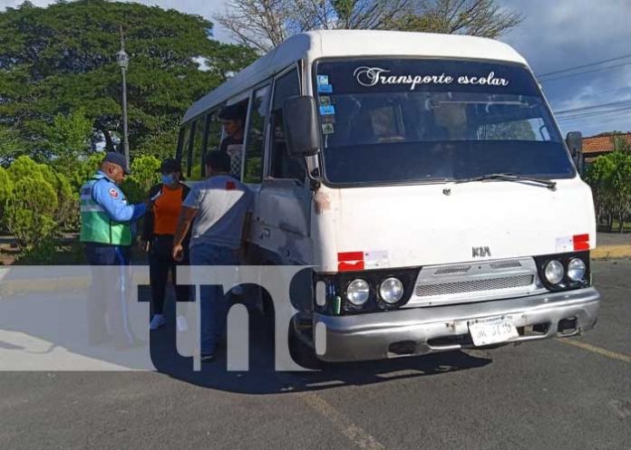 Foto: Inspección de transporte escolar en Granada / TN8