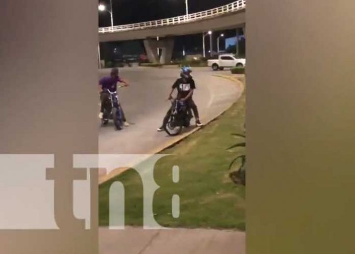 Foto: Causan caos las carreras ilegales en el 7 Sur, Managua / TN8