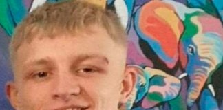 ¡Devastador! Muere joven en Inglaterra cuando su madre sostenía su mano