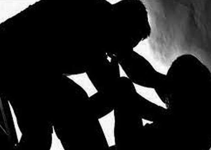 Foto: Imagen referencial de un intento de violación / GETTY