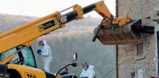 Mató a su vecino en Italia por destruirle la casa con una excavadora