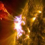 «Peligrosa» mancha solar expulsa una llamarada hacia la Tierra "Peligrosa" mancha solar expulsa una llamarada hacia la Tierra