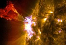 «Peligrosa» mancha solar expulsa una llamarada hacia la Tierra "Peligrosa" mancha solar expulsa una llamarada hacia la Tierra