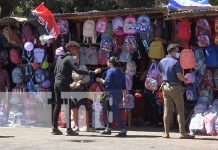 Comerciantes de León experimentan excelentes ventas en artículos escolares Foto: Variedad de artículos escolares en los mercados de León / TN8