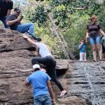Jóvenes realizan senderismo comunitario en Buena Vista Norte, Diriamba