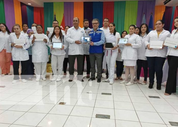 mins-nic-1 Foto: Tabletas digitales para el MINSA en Nicaragua / TN8