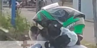 Foto: Motociclista paseando con un mono en Managua / TN8