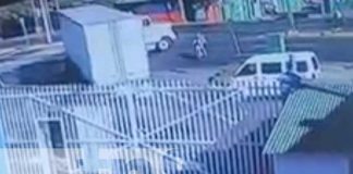 Foto: Momentos en que un motorizado muere por las llantas de un camión en Managua / TN8