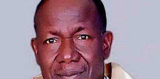Queman vivo a un sacerdote católico y dejan herido de bala a otro en Nigeria