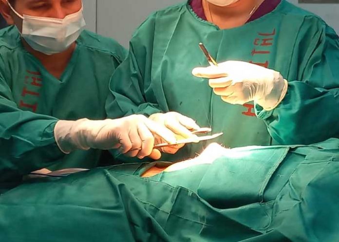 Foto: Cirugías oncológicas en el Hospital Manolo Morales / TN8