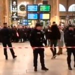 Brutal ataque en una estación de trenes en París dejó seis heridos Brutal ataque en una estación de trenes en París dejó a seis heridos