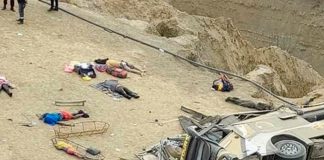 Al menos 25 muertos tras caer un autobús en un precipicio en Perú