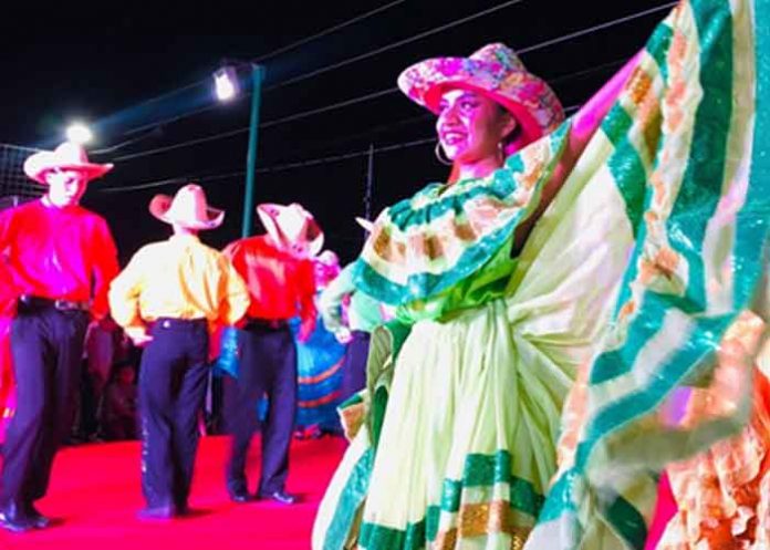 Carazo coronó a la Reina de las Fiestas Patronales en el municipio 
