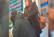 Entre gritos y golpes, mujer frustra robo en un minisuper en Reino Unido