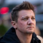 Jeremy Renner fue operado tras su accidente y se encuentra en cuidados intensivos