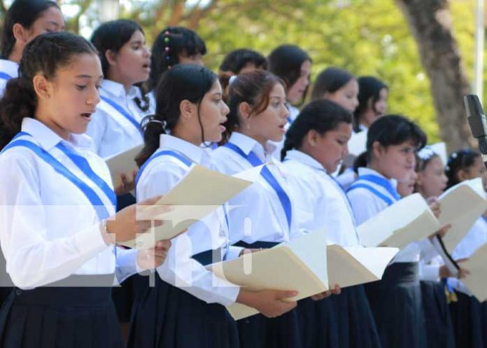 Foto: Serenata en Managua al poeta Rubén Darío / TN8