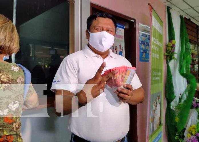 Foto: Pago a trabajadores del MINED y MINSA en Nicaragua / TN8