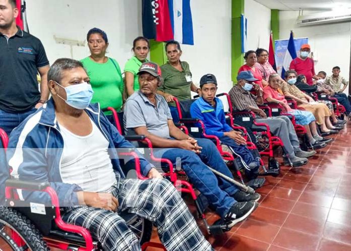 Foto: Entrega de sillas de ruedas para familias en Boaco / TN8