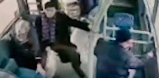¡Aterrador! Perdió el control del bus y se hundió en un lago en Turquía