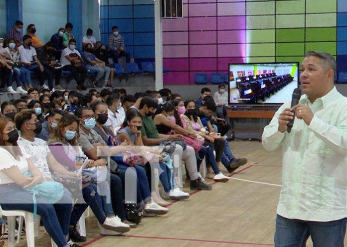 1 mil 600 estudiantes universitarios ingresan a la UdeM