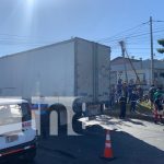 Motorizado pierde la vida al ser aplastado por un tráiler en Carretera Norte, Managua Motorizado pierde la vida al ser aplastado por un tráiler en Carretera Norte, Managua
