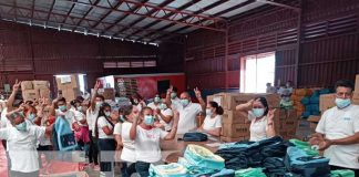 Foto: Empaques de paquetes escolares para distribuirse en colegios de Nicaragua / TN8