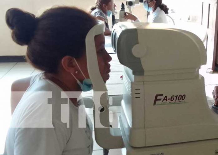 Foto: Salud visual gratuita para familias en Managua / TN8