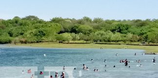 Familias disfrutan el fin de semana en centros recreativos de Managua