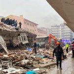 Terremoto en Turquía deja más de 900 muertos