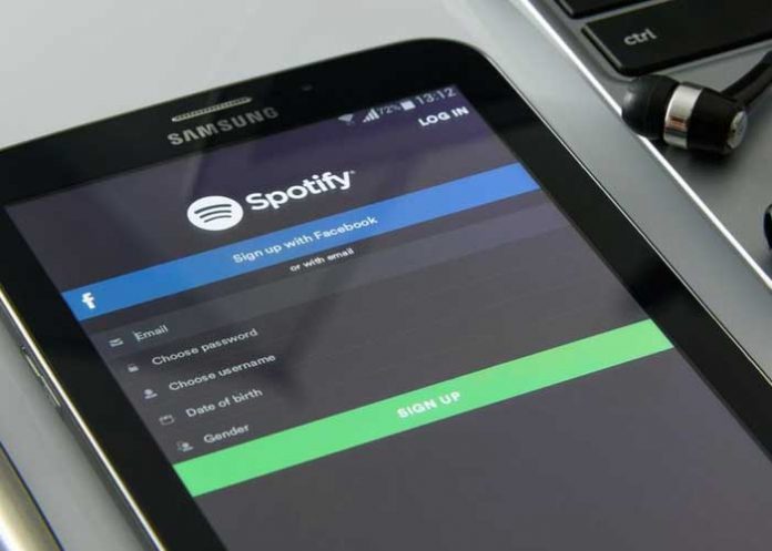 ¿Sabías que Spotify te permite espiar a tus amigos?