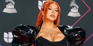 ¡FOTOS! Christina Aguilera posa sin camisa para Instagram