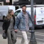Con Clara Chía de la mano Piqué se burla de un paparazzi (Video)