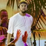 Video: Bad Bunny hace horrible cara a Adele luego de perder contra ella Video: Bad Bunny hace horrible cara a Adele luego de perder contra ella