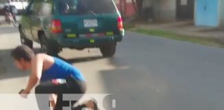 Conductor borracho arrasa con todo a su paso en una calle de Managua