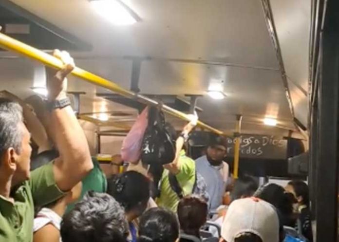 1 ¡VIDEO! Bochinche en la Mini Ruta 4 por un supuesto acoso