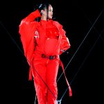 "Panzonasaurio" Rihanna anuncia que está embarazada en el Super Bowl