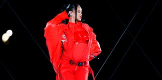 "Panzonasaurio" Rihanna anuncia que está embarazada en el Super Bowl
