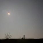 Captan en video cómo un asteroide toma fuego al entrar en la atmósfera Captan en video cómo un asteroide toma fuego al entrar en la atmósfera