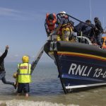 Gran despliegue para vigilar los barcos de migrantes en el canal de la Mancha
