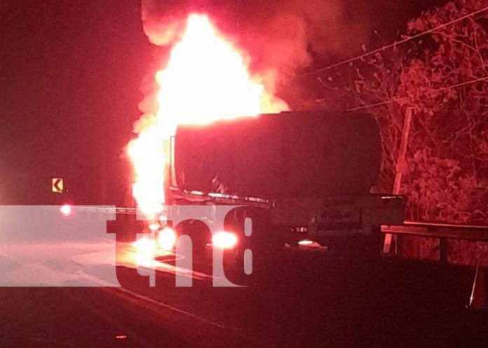 Rastra ardió en llamas en una comunidad de La Trinidad, Estelí