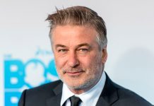 Rebajan cargos de homicidio involuntario contra Alec Baldwin