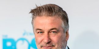 Rebajan cargos de homicidio involuntario contra Alec Baldwin