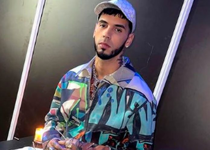 Anuel presume sus 