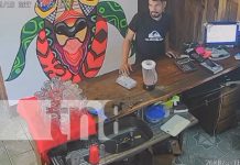 “Cliente” se va sin pagar la cuenta y se roba un celular en un restaurante de Rivas Foto: “Cliente” se va sin pagar la cuenta y para rematar se roba un celular en un restaurante de Rivas / TN8