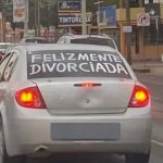Mujer se viraliza al colocar en su autor que “es felizmente divorciada” Mujer se viraliza al colocar en su autor que “es felizmente divorciada”