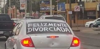 Mujer se viraliza al colocar en su autor que “es felizmente divorciada”